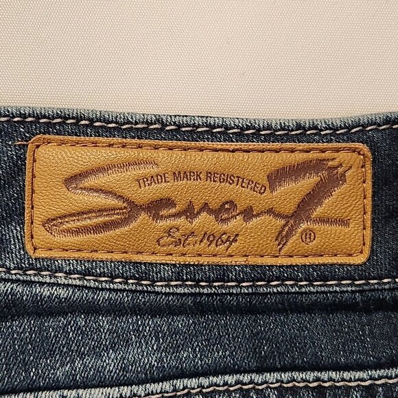Seven7 Jean Shorts Dark Blue Denim Womens 4 Low Rise 5 Pocket Stretch Distressed - Picture 7 of 8